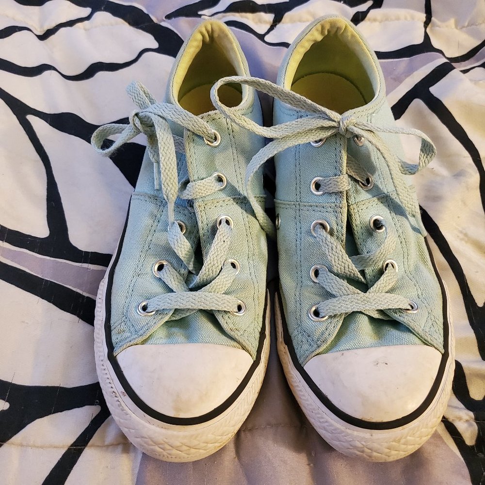 Converse Lowtops - Picture 2 of 5